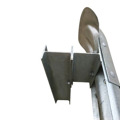 Postes de guarda de estradas galvanizados a quente anti-corrosivo para sistema de proteção rodoviária