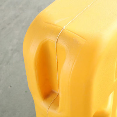 2M PE T Forma Vermelho Amarelo Enchido de Água Barreira de Tráfego de Plástico para Segurança Rodoviária