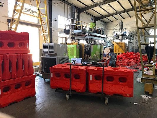 Segurança ao ar livre Barreira de colisão com água com material PE e construção durável