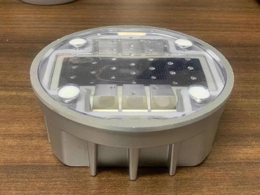 Sinalização de cone rodoviário G105 LED branco Solar Road Stud com material refletor incorporado