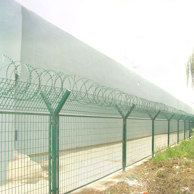 Estrada de trânsito Barreira de aço vedação de arame farpado galvanizado com proteção revestida de pó