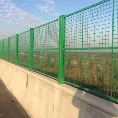 Cercas de arame farpado revestido galvanizado para cercas de malha ISO9001 2008 credenciado