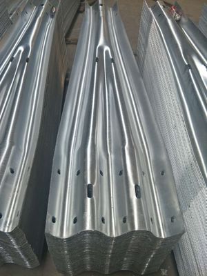Proteção rodoviária Q235 Q345 Calor galvanizado laminado a frio aço guarda-corrimão dimensão