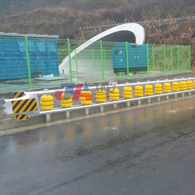 Barreira de segurança rodoviária revestida de pó galvanizado com estrutura e rolos de aço inoxidável