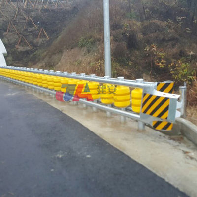 Barreira de segurança rodoviária revestida de pó galvanizado com estrutura e rolos de aço inoxidável