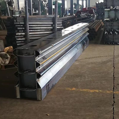 Segurança rodoviária almofadas de colisão galvanizadas de barreira rodoviária de imersão quente com Q235 Q345
