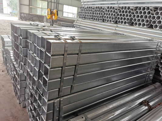 Post de tubos quadrados galvanizados e revestidos em pó para AASHTO M-180 Standard Road Guardrail