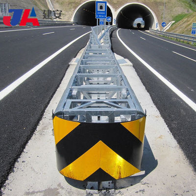 Barreira de almofada de colisão galvanizada e revestida em pó para a segurança do tráfego rodoviário