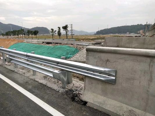 Fim de ponte de guarda de rolamento galvanizado e revestido com pó para proteção duradoura