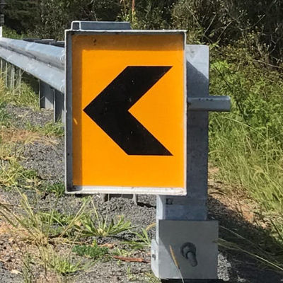 Segurança rodoviária de barreiras retas Galvanizado W Beam e Thrie Beam para guarda rodoviária