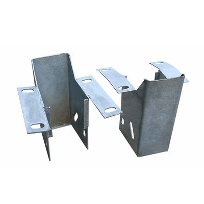 Segurança rodoviária W Beam Guardrail com revestimento galvanizado a quente e design personalizado