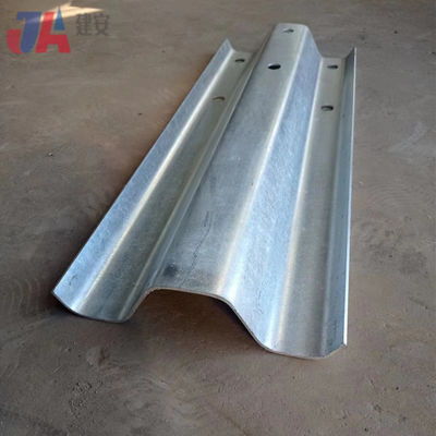 Segurança exterior Q235 Q345 Galvanizado Aashto M180 W Beam Guardrail para rodovias em venda