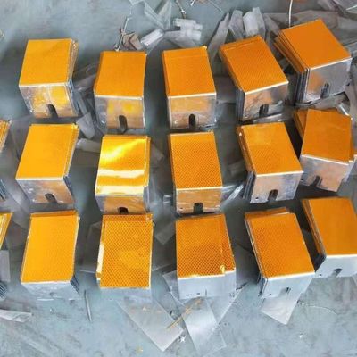 Lâmpada LED montada em corrimão rodoviário vermelho azul amarelo branco verde para aviso