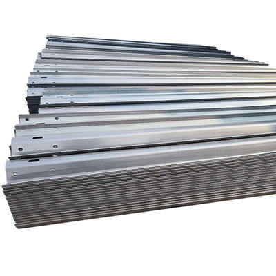 Reboco de zinco personalizado W Beam Highway Guardrail para segurança externa e segurança rodoviária