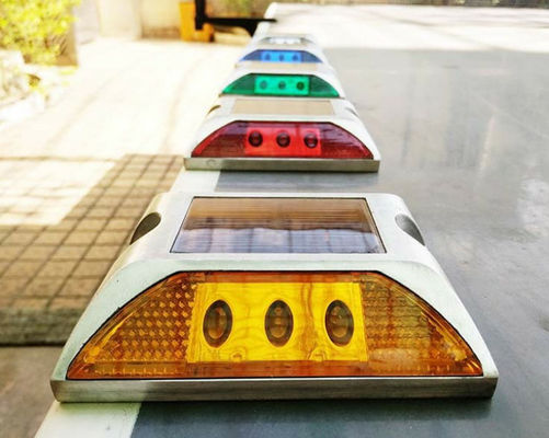 Alto reflexo de alumínio liga de marcação de estradas de energia solar Rod Stud para a segurança rodoviária