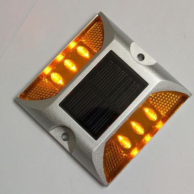 Marcador vermelho da estrada sinalização de aviso LED Solar Cat Eye Road Stud para melhorar a segurança