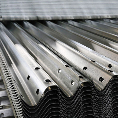 Hot Dip Zinc Coated Galvanized Highway Guardrail AASHTO M180 Certificado e personalizado