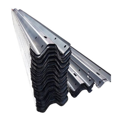 ISO 9001 W Beam Anti Collision Guardrail Galvanizado de aço Highway Guardrail