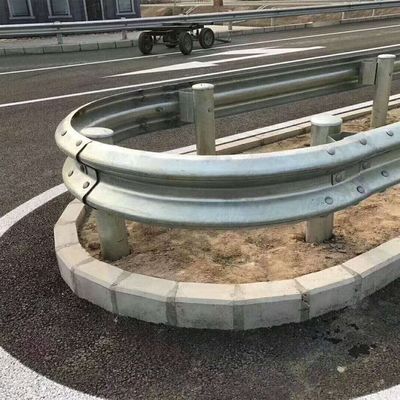 Segurança do Tráfego em Estradas de Estrada personalizada W Beam Steel Guardrail Hot Dip Galvanized Q235 Q345