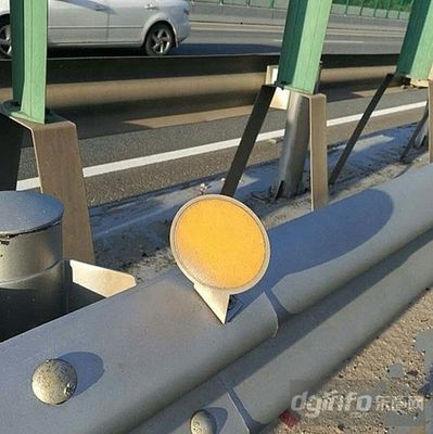 Refletor galvanizado de corrimão de segurança rodoviário para instalações rodoviárias a preços competitivos