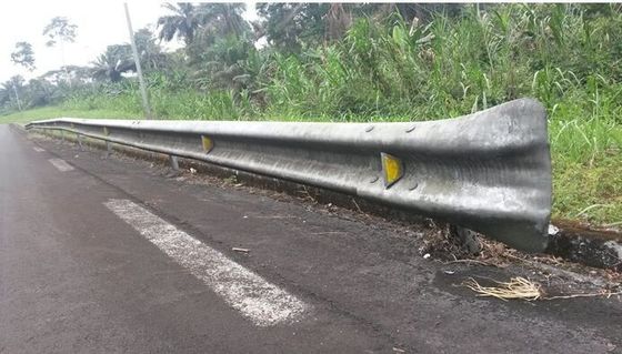 Galvanizado a quente W Beam Fishtail Terminal End para segurança externa Highway Guardrail