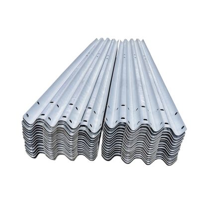 Tecnologia laminada a frio galvanizada a quente Barreira de trânsito de aço
