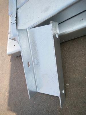 Rodoviário de proteção galvanizado por imersão quente U Post e U Spacer para segurança rodoviária galvanizado por imersão quente