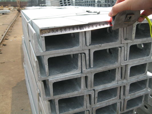 Galvanizado a quente U Spacer/Channel Spacer Highway Guardrail fabricado pela China