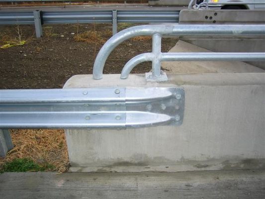 Segurança exterior Galvanizado W Beam End/Thrie Beam End Terminal End para Highway Guardrail