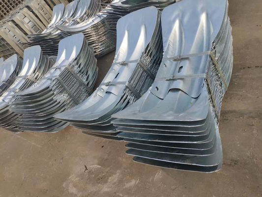 Dimensões personalizadas Terminal de cauda de peixe Fim galvanizado de guarda rodoviária Fim de asas para segurança ao ar livre