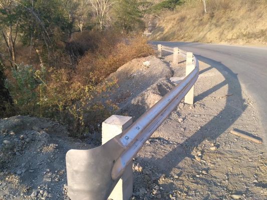 Q235 Q345 Ferro galvanizado para segurança rodoviária