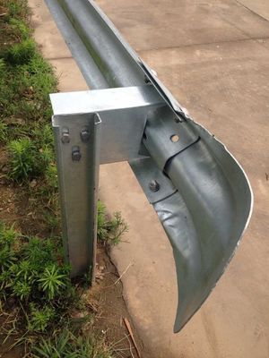 Galvanizado em pó revestido Highway Guardrail End Wings para Construção Dimensões personalizadas