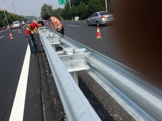 Postes redondos de aço galvanizado de barreira reta para segurança e proteção do trânsito