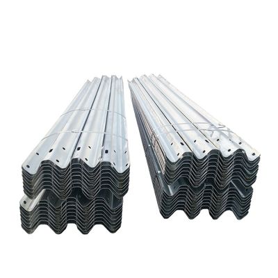 Corrimão anti-corrosivo galvanizado W Beam Highway Guardrail para a proteção da segurança do tráfego rodoviário