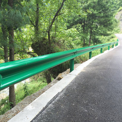 W Beam Plastic Highway Guardrail Barreira de Controle de multidão Barreira para requisitos do cliente