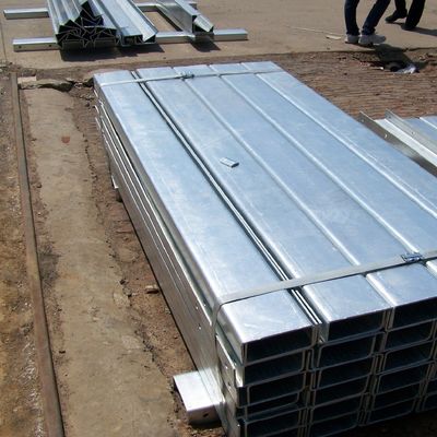 Galvanizado a quente tipo U Post ISO9001 2008 Certificado e personalizável para as necessidades