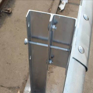 Post de guarda de canal U revestido de pó galvanizado personalizado para segurança de trânsito