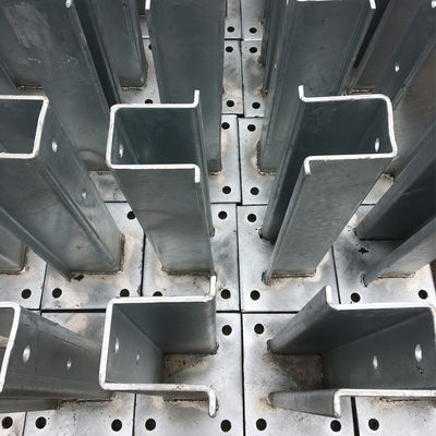 Postes de vedação galvanizados laminados a quente com flange de aço inoxidável personalizado