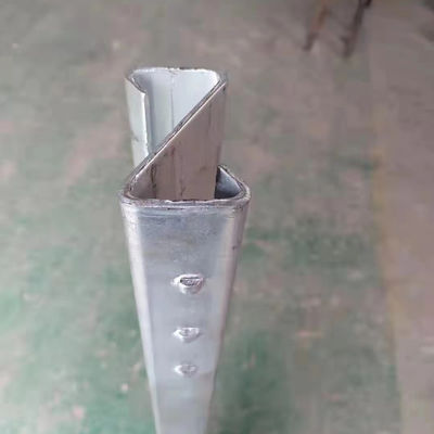 Barreira de aço galvanizada de estrada de tráfego Aashto M180 Standard Z Post com revestimento em pó