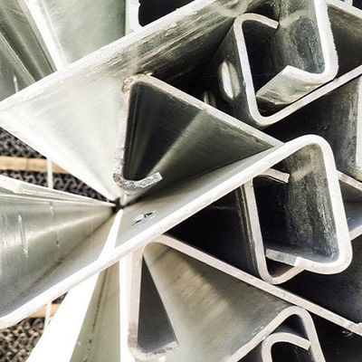 Ponto Z galvanizado a quente de aço inoxidável para segurança rodoviária e resistência à corrosão