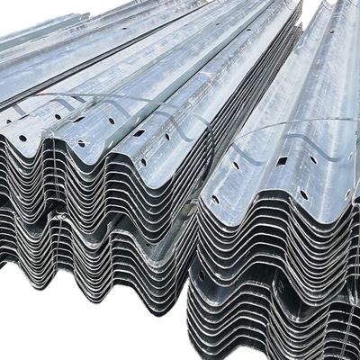 Segurança rodoviária Estrada Galvanizado GS4 guarda-roupa com barreira de aço ondulado
