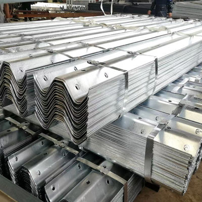 Reboque de proteção de estrada galvanizado curvado corrugado Q235B Q345B com certificação CE/BV/ISO