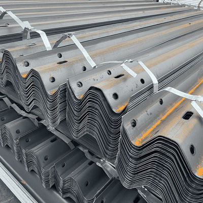Q235B Q345B Barreira de segurança rodoviária de aço com tecnologia galvanizada a quente laminada a frio