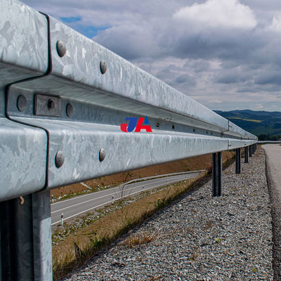 Galvanizado a quente laminado a frio Aashto M180 Guarda-costas de segurança rodoviária para o tráfego suave