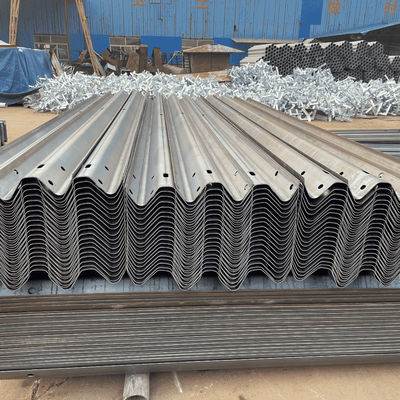 Segurança exterior Grelha de proteção galvanizada e proteções de trilhos personalizadas com aço galvanizado