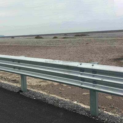Q235 Q345 de aço personalizado Três ondas de vigia rodoviária guardanapo usado para barreira de trânsito