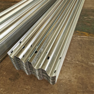 Corrimão de proteção galvanizado personalizado para o sistema de gestão de tráfego de segurança rodoviária
