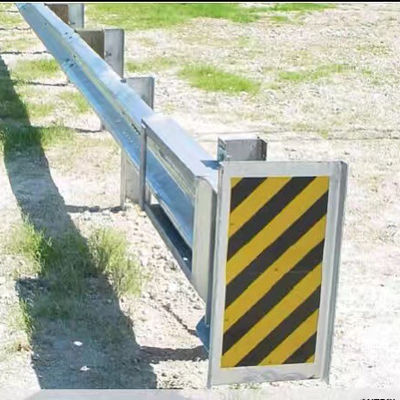 Galvanizado a quente com vigas de pneus, corrimão rodoviário com extremo terminal de aço, exportado para a África