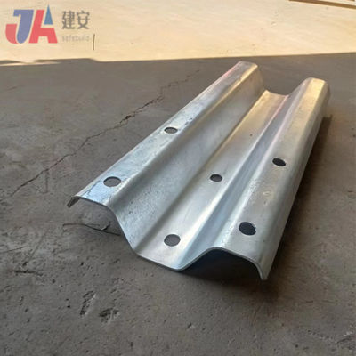 Custo por pé de aço de vigas W fabricado em aços de tira Q345 para proteção de estradas