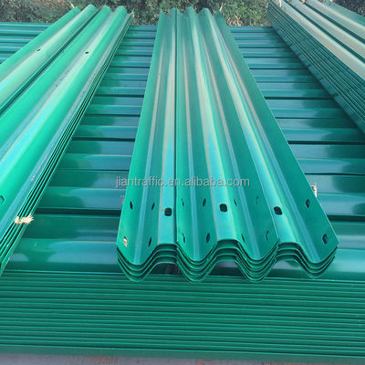 Padrão AASHTO M-180 Segurança Rodoviária W Beam Galvanizado Guardrail para desconto de mercado